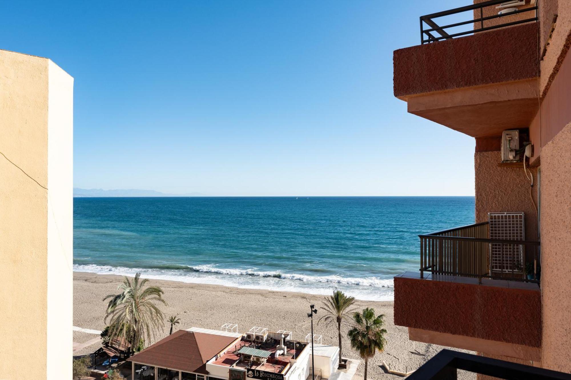 La Perla Apartment Фуeнхирола Екстериор снимка